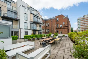 Two Bedroom Apartment in Hoxton - Image 3
