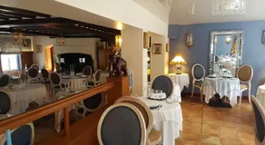LOGIS - Hôtel & Restaurant Le Gonfalon - Image 5