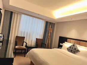 Tianmen Junjia Donghu Hotel - Image 3