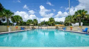 Garden Breeze Retreat - Image 4