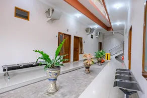RedDoorz at Syariah House Purwokerto - Image 4