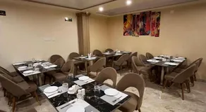 Hotel Red Velvet - Image 4