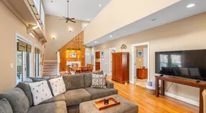 Spacious Family Retreat-Hot tub & Game Room - Image 2