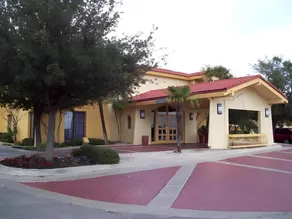 Super 8 by Wyndham Eagle Pass - Image 5