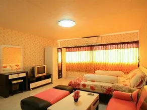 Deluxe at Popular Condo - Image 4