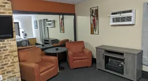 Hickory West Inn - Image 4