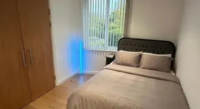 Modern Prime Apartment - 20 mins to Central London - 15 mins to Gatwick Airport - Image 3