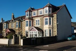 The Cedars Guest House - Image 4
