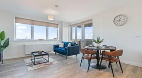 Thameside Suite | Free Parking | 2 BR | Heathrow - Image 3
