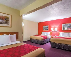 Econo Lodge Ottawa - Image 4
