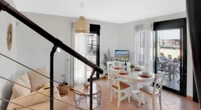 Appartamento con terrazza, piscina e giardino | Vista sul mare | Ideale per il telelavoro - Image 3