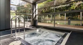 Gorgeous Loft in Heritage Bldg - Image 3