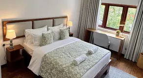 Luxe Hideaway - Image 2