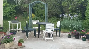 Iris Garden Cottage - Image 4