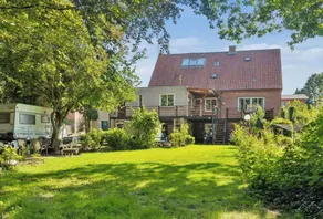 Lovely Town Apartment - Sleeps 5 Parking & Garden - Image 3