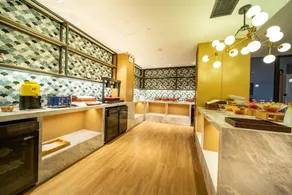 E Wan Business Hotel - Image 2