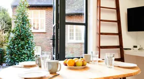 Tiny Cottage with Terrace & Parking, Central Lewes - Image 3
