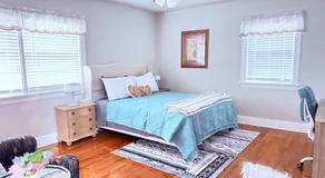 Charming Family Ranch Home Pet Friendly Fenced Yard - Image 5