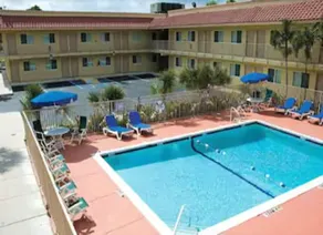 Travelodge Riviera Beach/West Palm - Image 3