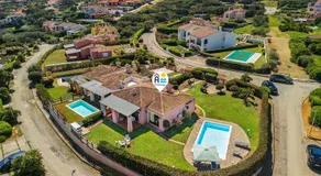 Appartement avec piscine, jardin et terrasse | Vue mer - Image 5