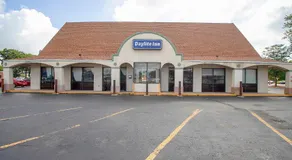 Hotel O Daylight Inn Elkhart I-90, IN - Image 3