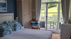 The Poplars Guest House - Image 2