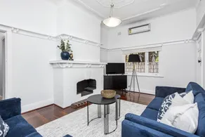 Chic Semi-Detached 2-Bed Home with Outdoor Dining - Image 2