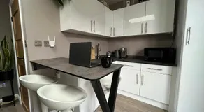 Modern Garden Studio for comfy stay - Image 4