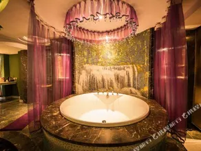 Perfect Theme Hotel - Image 5