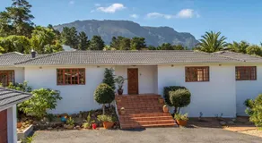 Hout Bay Lodge - Image 4