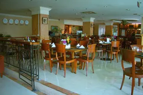 Hotel Mega Cikini - Image 3