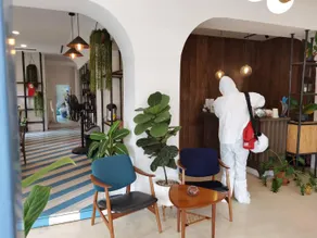 Fun Hotel - Image 5