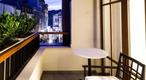 OLD TOWN SNAIL Design Apartments - Image 2