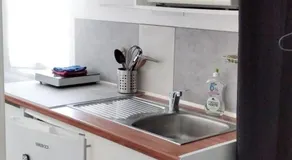 Chambre 1 PERSONNE et STUDIO 1 personne Avec Entrée Libre et Salle de Bain Privée - Image 4