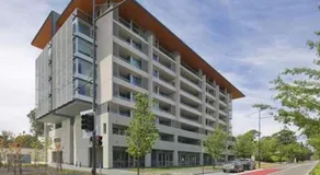 Homely Modern Apt between the Lake and City - Hosted by CanStay - Image 4