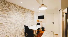 Mini studio avec kitchenette OU chambre confort avec frigo et TV Parking en option sur résa - Image 4