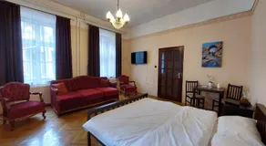 Gosztonyi Villa - Image 2