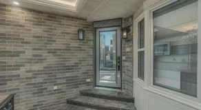 Classic & Luxury Private Detached Entire Home with Free WI-FI & T.V - Image 4