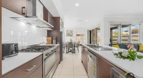 Five Bedrooms Near Schofields Station Direct Access to Sydney University & Parramatta - Image 3