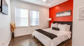 Velouté Valor - 1BD Near Med Center & Museum District - Image 2