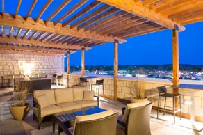 Bluemont Hotel - Image 2