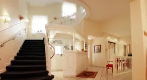 Kurhaus Hotel - Image 2