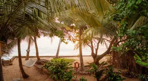 Amuura Beach Villa - Image 5