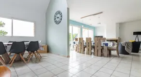 Magnifique maison colorée avec jacuzzi - La Rose des Vents - Image 3