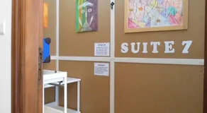 Suite seven &Home Restaurant - Image 5