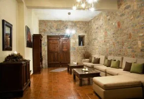 Vlyhada Guesthouse - Image 3