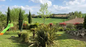 Suite indépendante au cœur d’un jardin arboré. - Image 5