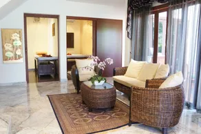 Oasis Garden & Pool Villa at VIP Resort - Image 4