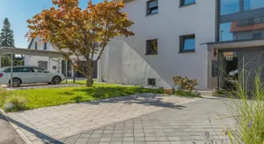 Design Suite mit Terrasse und Parkplatz in Böblingen - Image 3