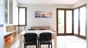 Garda Lake View Pool & Parking - Image 4